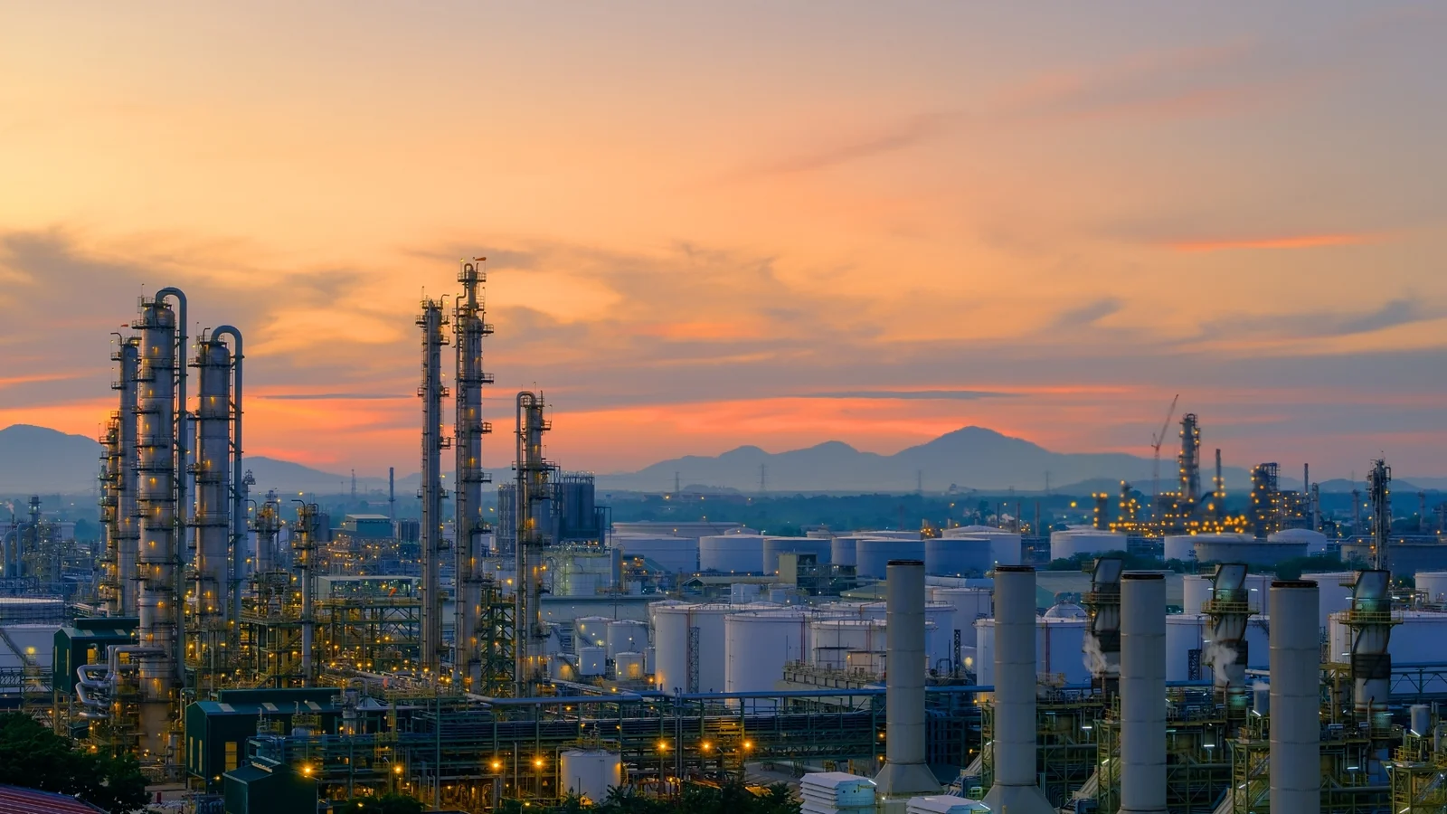 Refinery and petrochemical complex at dusk
